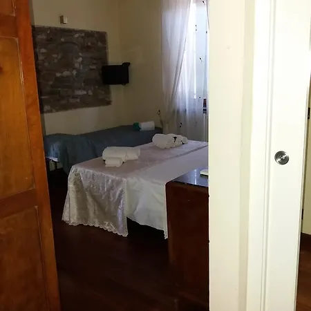 Couette-café La Querciolaia 3*